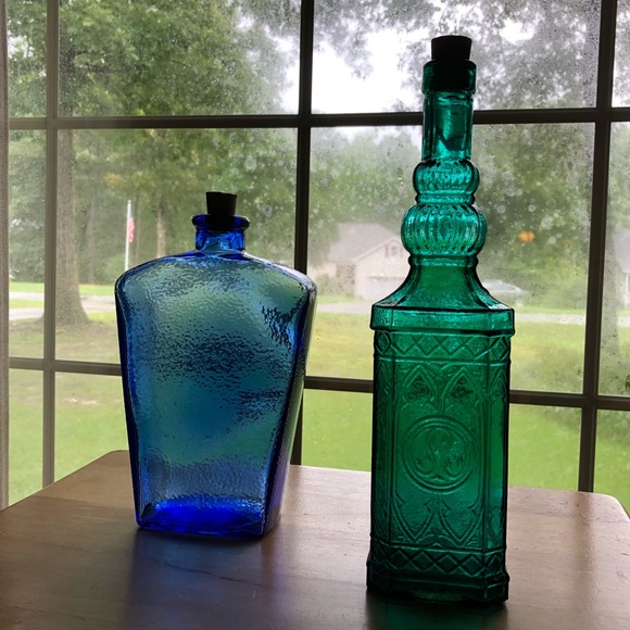 Vintage Canadian Cobalt Blue Bottle (BONUS) Decorative Green Bottle - Picture 4 of 6